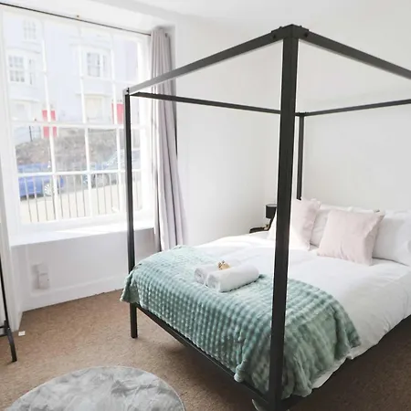 Апартаменти Lovely One Bedroom Flat In St Michael's Hill