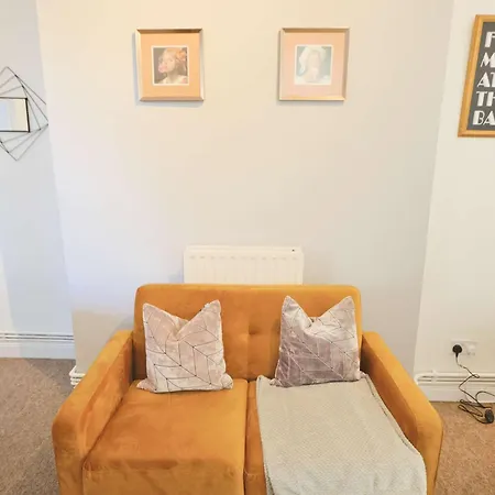 Lovely One Bedroom Flat In St Michael's Hill 아파트 *