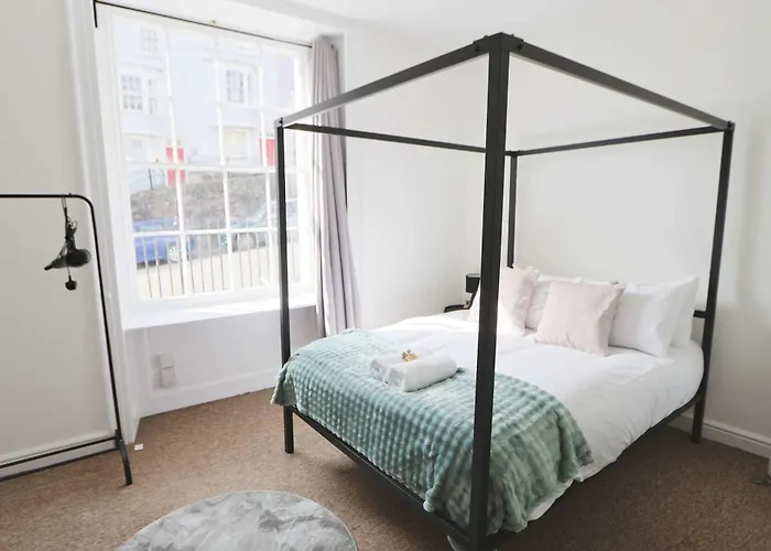 Апартаменти Lovely One Bedroom Flat In St Michael's Hill