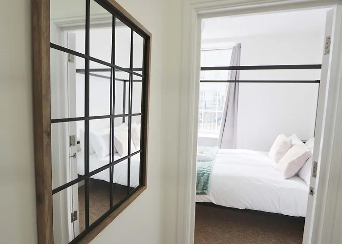 Lovely One Bedroom Flat In St Michael's Hill 公寓