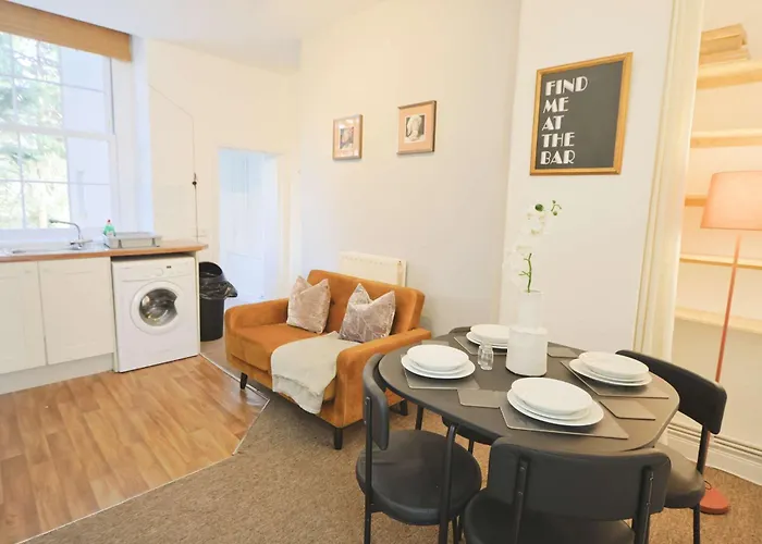 Lovely One Bedroom Flat In St Michael's Hill * Бристоль
