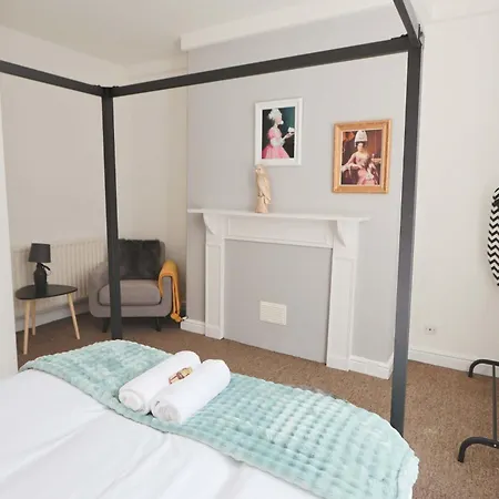 Lovely One Bedroom Flat In St Michael's Hill *